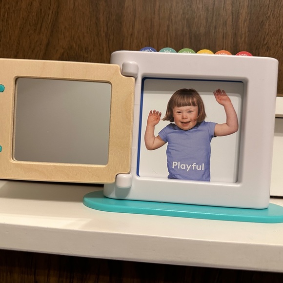 Lovevery Emotion Match Mirror - Picture 3 of 4